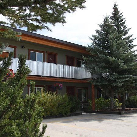 Moose Creek Inn เวสต์เยลโลว์สโตน ภายนอก รูปภาพ