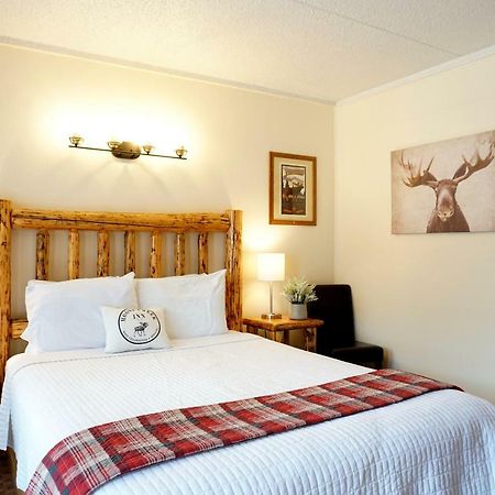 Moose Creek Inn เวสต์เยลโลว์สโตน ภายนอก รูปภาพ
