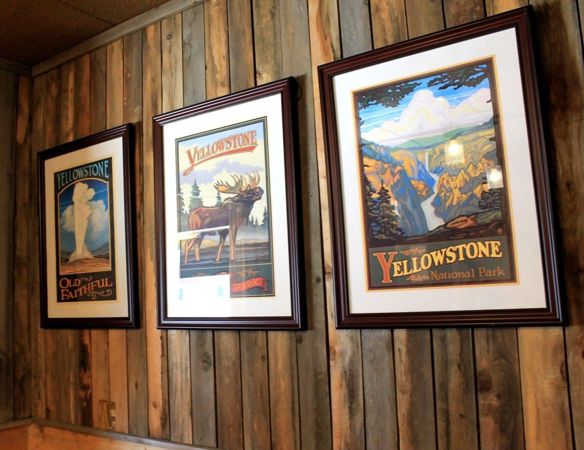 Moose Creek Inn เวสต์เยลโลว์สโตน ภายนอก รูปภาพ