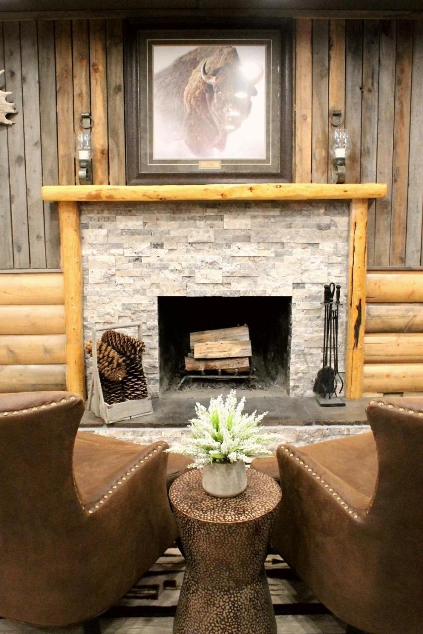 Moose Creek Inn เวสต์เยลโลว์สโตน ภายนอก รูปภาพ