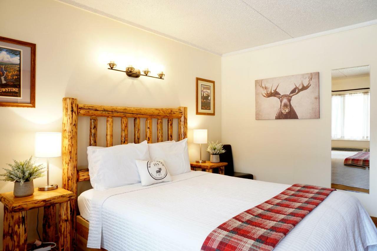 Moose Creek Inn เวสต์เยลโลว์สโตน ภายนอก รูปภาพ