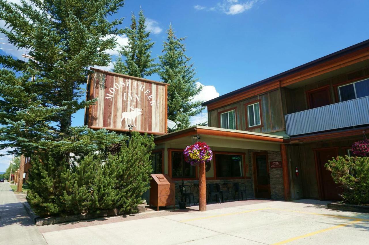 Moose Creek Inn เวสต์เยลโลว์สโตน ภายนอก รูปภาพ