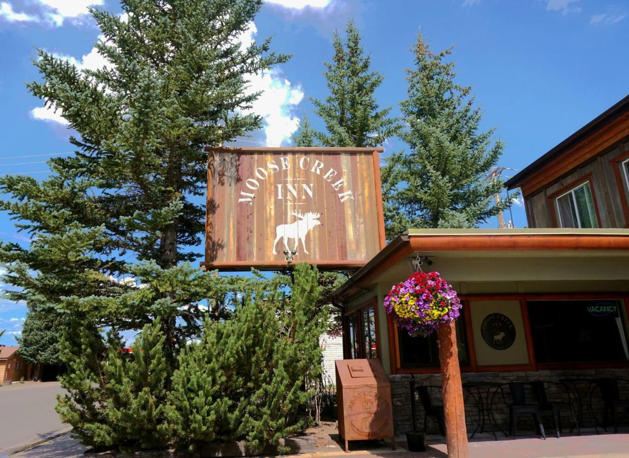 Moose Creek Inn เวสต์เยลโลว์สโตน ภายนอก รูปภาพ