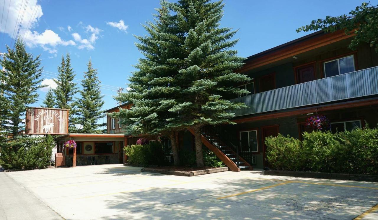 Moose Creek Inn เวสต์เยลโลว์สโตน ภายนอก รูปภาพ